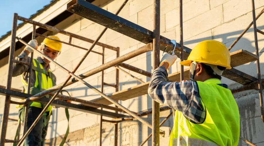 Professional gutter cleaning in Bowdoinham, ME